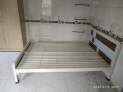 Giường sắt hộp kiểu mới 40×80 ốp gỗ 1m6x2m GT 17