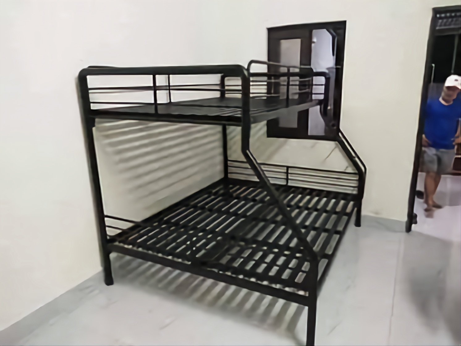 Giường sắt tầng 1m6/1m4 ống tròn lệch GT 62